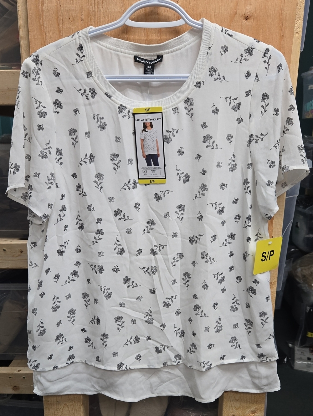 Hilary Radley Size S White Floral T-Shirt Blouse